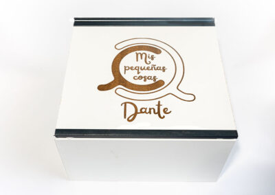 Cajas para quesos con perfil metálico y personalizada de Cajas-Regalo